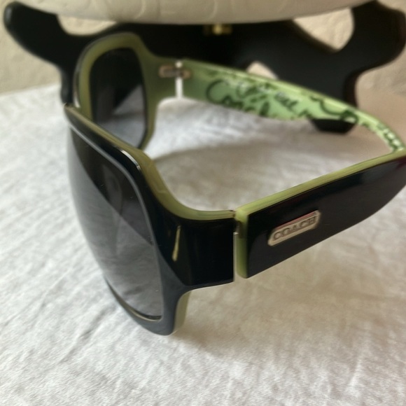 Coach: Ginger (S496) Sunglasses- gray gradient lens with white case - Picture 7 of 16